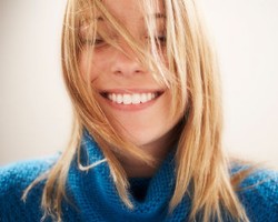 Tips Melindungi dan Mengilaukan Rambut dengan Air