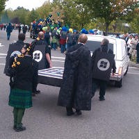 Microsoft Gelar Pemakaman iPhone dan BlackBerry