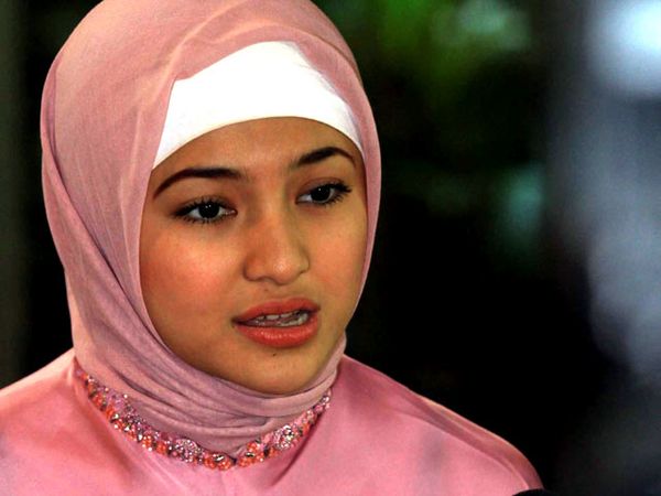 Marshanda Lebaran Berjilbab Pink