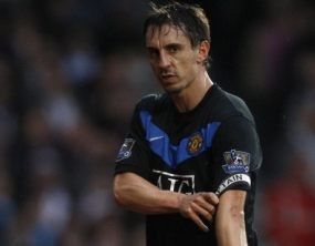 Gary Neville Turun Tahta