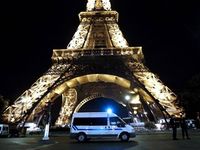 Menara Eiffel Diancam Bom
