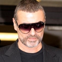 Nyetir Sambil Ngeganja, George Michael Dipenjara 8 Minggu