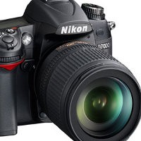 Nikon Geser D90 dengan D7000