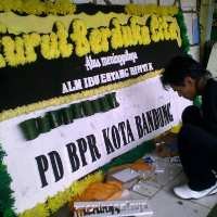 Pesanan Bunga Duka Cita untuk Mertua Wali Kota Ramai