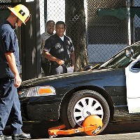 Parkir Sembarangan, Mobil Patroli Polisi Digembok