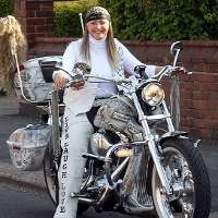 Astaga, Nenek 62 Tahun Jual Rumah Demi Touring Naik Harley