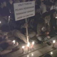 Ratusan Lilin di Bundaran HI untuk Kebebasan Beragama 