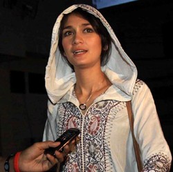 Luna Maya Telat Datangi Pesta Ultah Ariel