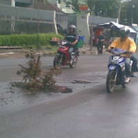 Baru Dua Bulan Diperbaiki, Jalan Tubagus Ismail Rusak Lagi