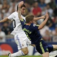 Seperti Bocah Melawan Pria