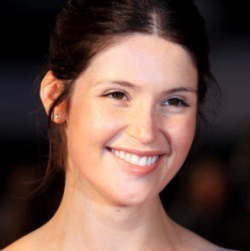Gemma Arterton Tak Suka Pakai Make-Up