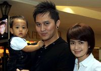 Yulia Rachman-Demian Ajak Anak Liburan