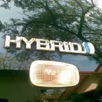 Toyota Suplai Teknologi Hybrid untuk Mercy