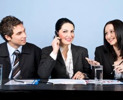 6 Cara Agar Disenangi Rekan Kerja