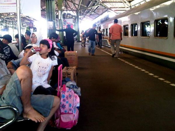 Arus Balik di Stasiun Gambir Normal