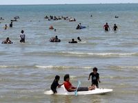 Mengunjungi Pantai Delegan