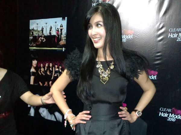 Rambut Indah Sandra Dewi