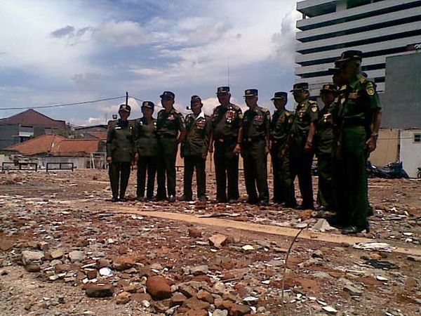 Veteran Datangi Eks Hotel Harapan Eka Graha