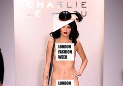 Model Bugil di Panggung Runway London