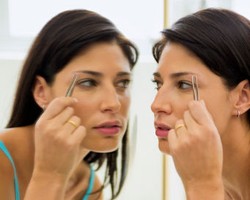 Cara Menghindari Kesalahan Saat Mencukur Alis