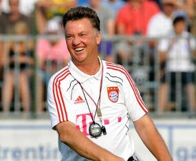 Bayern Terpuruk, Van Gaal Tak Risau
