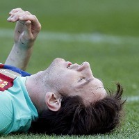 Villa: Messi Dihantam Tackle Brutal