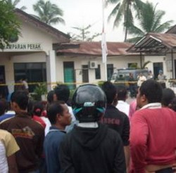 Istri Kapolda Sumut Menjenguk, 3 Istri Polisi Menangis Histeris