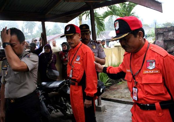 Olah TKP di Mapolsek Hamparan Perak