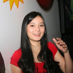 Asmiradah Rada Takut Pakai Jilbab di Film