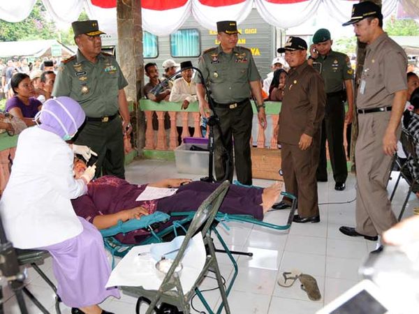 TNI Gelar Baksi Sosial Kesehatan