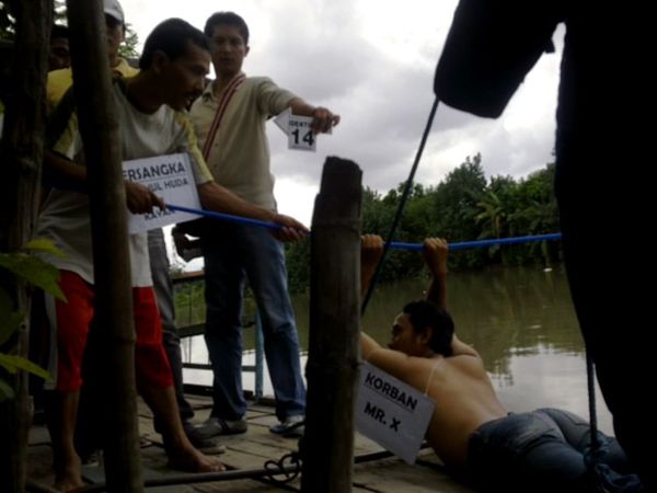 Rekontruksi Pembunuhan Pencuri Benang
