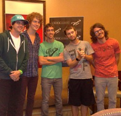 Konser Super Ramah Ala Forever the Sickest Kids