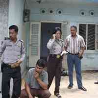 Rumah Perampok Bank CIMB Niaga Dipadati Warga yang Penasaran