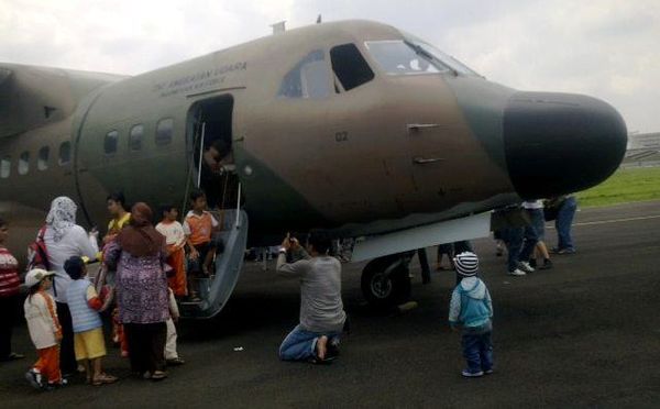 Warga Padati Bandung Air Show