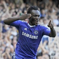 Essien Pernah Ditolak MU
