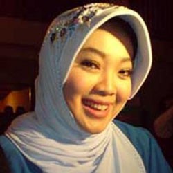 Rina Gunawan Anggap Anak Seperti Teman