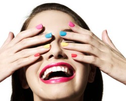 Cara Cepat Mengeringkan Cat Kuku