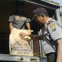 Antisipasi Teroris, Polisi Razia Mobil Boks