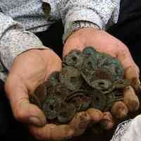 Ratusan Uang Kuno Dinasti Ming Seberat 50 Kg Ditemukan Petani