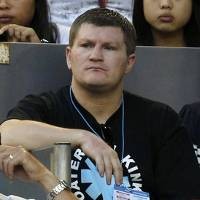 Lisensi Bertinju Hatton Dicabut