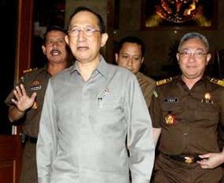 Denny: Tugas Jaksa Agung Sementara Dipegang Darmono