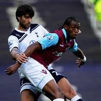 Pukul Spurs, West Ham Beranjak