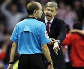 Profesor Wenger Sudah Jadi Gila