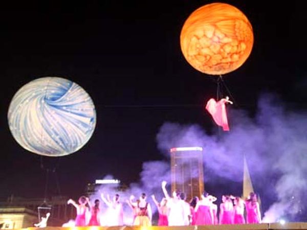 Aksi Teatrikal di Panggung Jet Darat