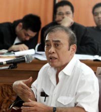 Majelis Hakim Pertanyakan Pencabutan BAP Sjahril 