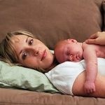 Mendekap si Kecil ke Dada Ibu Saat Lahir