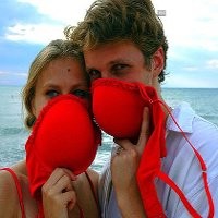 BH yang Bisa Berubah Jadi Masker Sudah Mulai Dijual Pekan Ini