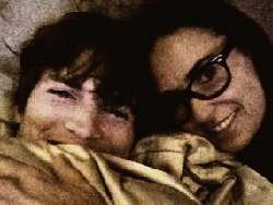 Demi Moore-Ashton Khutcher Pamer Foto Mesra di Ranjang 