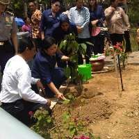 Ibu Ani Resmikan Desa Sejahtera di Yogyakarta