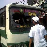 Detik-detik Bentrokan Berdarah di Depan PN Jaksel